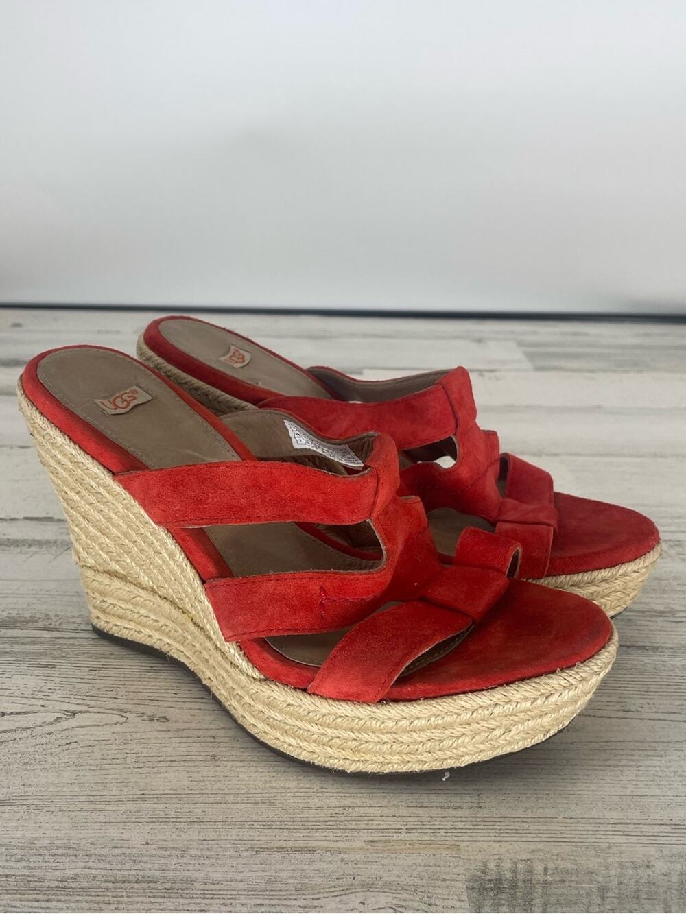 UGG Lauri Wedge Lipstick Red Sandal suede platform open toe Raffia size 7